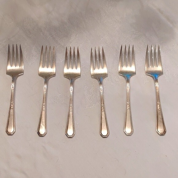 Wm Rogers & Son AA Silverplate 6 salad or dessert forks Mayfair 1923 - Picture 2 of 14